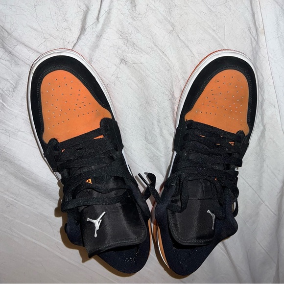 Jordan 1 low shattered backboard mens size 9.5US - Picture 3 of 7